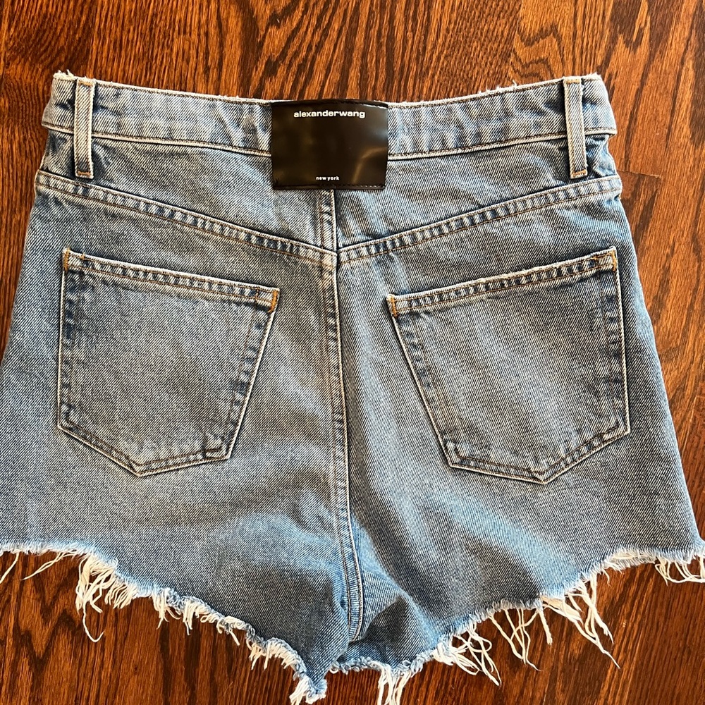 Alexander wang shorts
Size 27